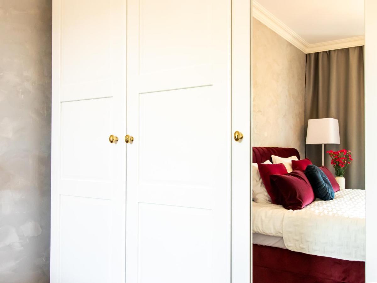Golden Star Apartment Cracovia Esterno foto